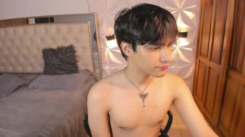 iamjuanjoc online show from April 11, 4:28 am