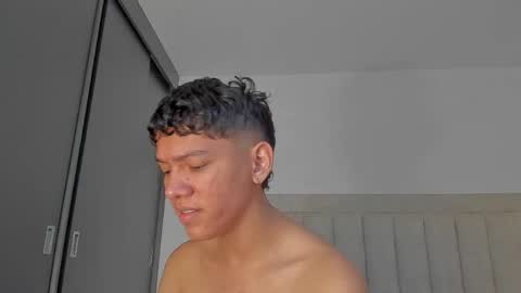 Juliiiiian online show from April 12, 12:20 pm