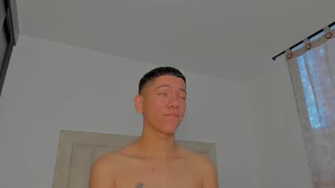 Juliiiiian online show from January 16, 11:30 am