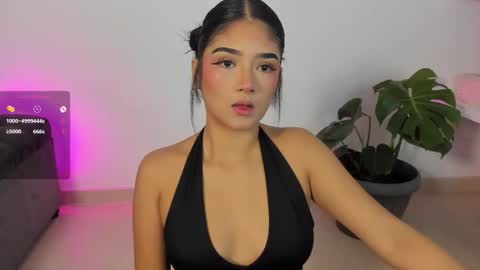    online show from March 25, 8:04 pm