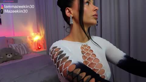 Maze online show from April 23, 6:42 pm