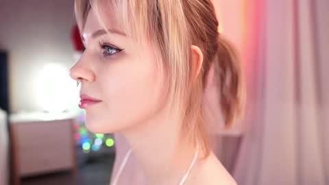 Nina  online show from January 7, 7:28 pm