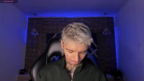 IAN CASTILLO online show from February 27, 11:25 am