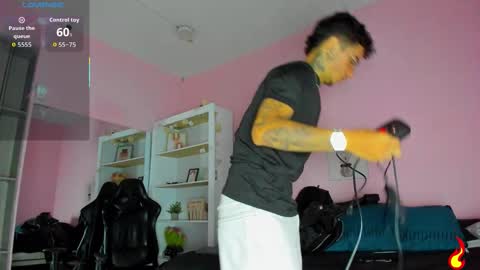 IAN CASTILLO online show from November 24, 11:20 am