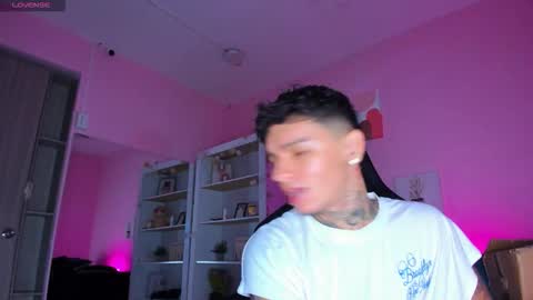 IAN CASTILLO online show from November 6, 11:35 am