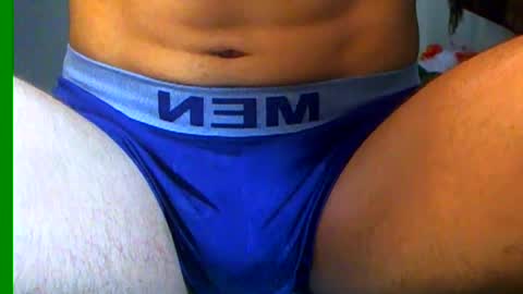 Snapshot of ian_zaenzz chatting on December 31, 7:07 pm Samuel igsamuelnoguera 1333 online show from December 31, 7:07 pm