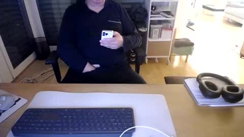 iandy12 online show from March 8, 10:36 pm