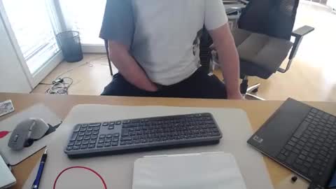 iandy12 online show from April 21, 6:09 am