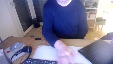 iandy12 online show from November 24, 10:52 pm