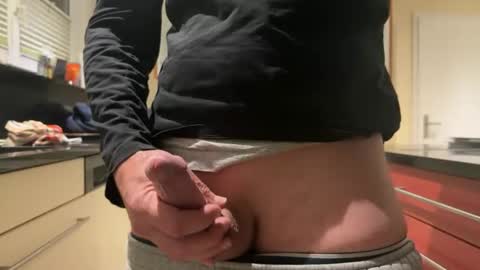 Snapshot of icebang0 chatting on December 12, 7:04 pm icebang0 online show from December 12, 7:04 pm