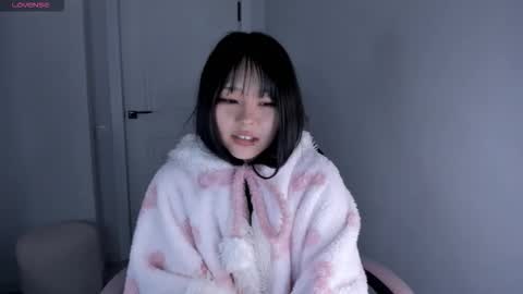 Hitomi   online show from November 6, 1:30 am