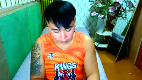 iconic_vince online show from March 9, 12:10 pm