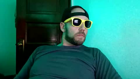 icyfucktoy online show from December 18, 3:02 am