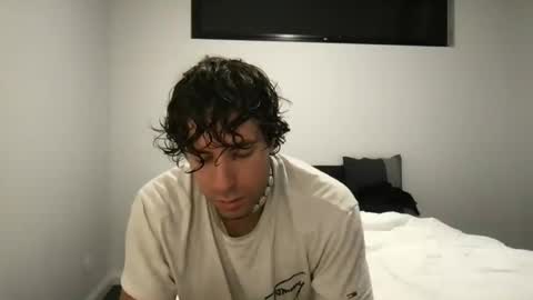 icyninesix online show from June 22, 9:17 am