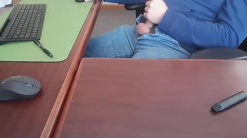 Hung office Stud online show from December 6, 7:17 pm