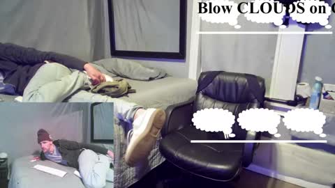 Snapshot of igetherwetter chatting on December 26, 10:05 am Amiri Roue online show from December 26, 10:05 am