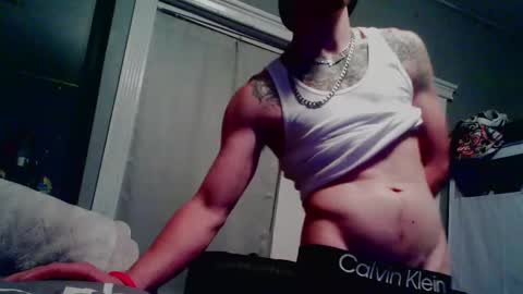 Snapshot of igetherwetter chatting on December 28, 5:33 am Amiri Roue online show from December 28, 5:33 am