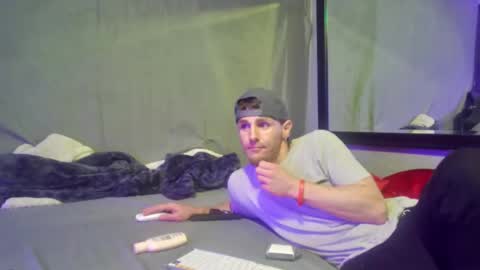 Snapshot of igetherwetter chatting on January 11, 1:53 pm Amiri Roue online show from January 11, 1:53 pm