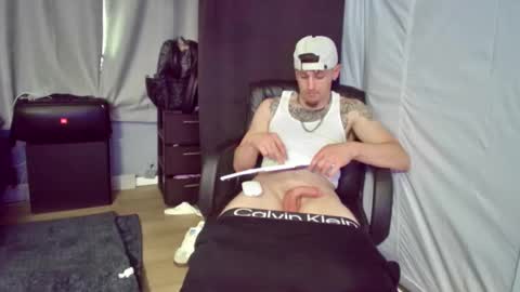 Snapshot of igetherwetter chatting on February 13, 1:05 pm Amiri Roue online show from February 13, 1:05 pm