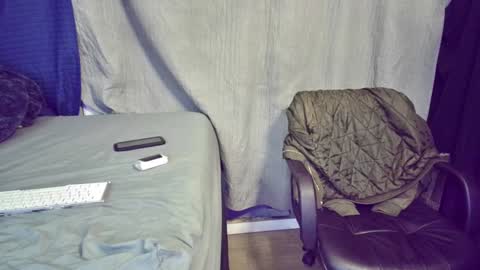 Snapshot of igetherwetter chatting on January 25, 6:23 am Amiri Roue online show from January 25, 6:23 am