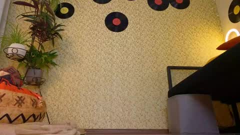 Emmy  help me reach 100 thumbs up online show from September 16, 6:22 pm