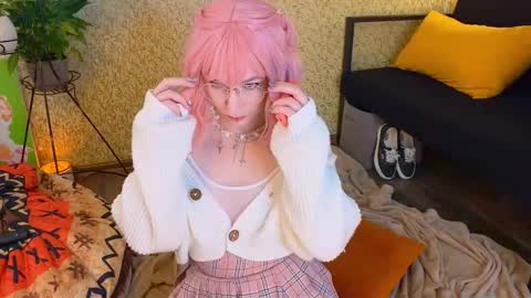 Emmy  help me reach 100 thumbs up online show from September 11, 11:44 am