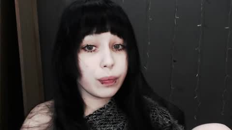 iiiiiiis online show from April 2, 11:44 pm