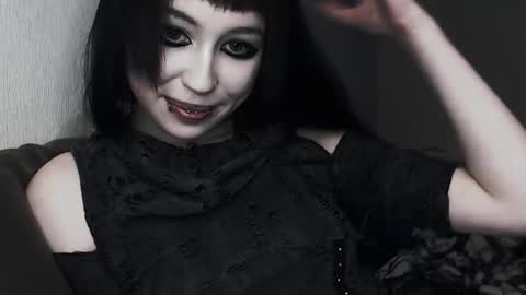 iiiiiiis online show from November 20, 9:56 pm