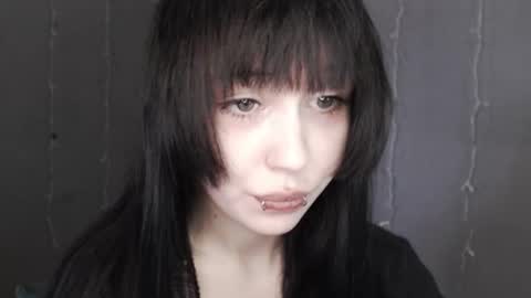 iiiiiiis online show from March 6, 7:40 am