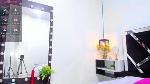 Isabella online show from November 22, 7:45 pm