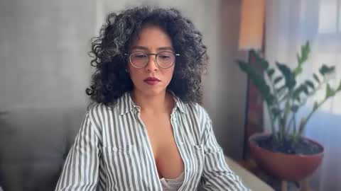 Snapshot of illaroom chatting on September 9, 8:20 pm Kloe online show from September 9, 8:20 pm