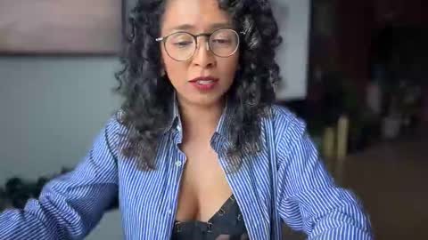 Snapshot of illaroom chatting on October 11, 8:56 pm Kloe online show from October 11, 8:56 pm