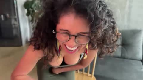 Snapshot of illaroom chatting on February 22, 9:48 pm Kloe online show from February 22, 9:48 pm