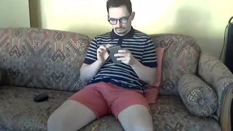 ilovecuteguy79 online show from June 18, 4:51 am