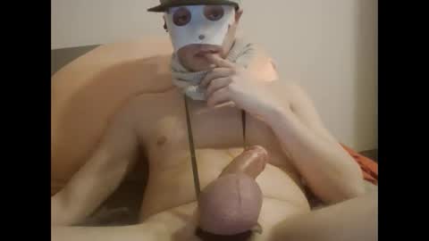 iluvhottenns online show from December 22, 8:05 am