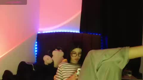 Ily Bea online show from October 15, 2:04 am