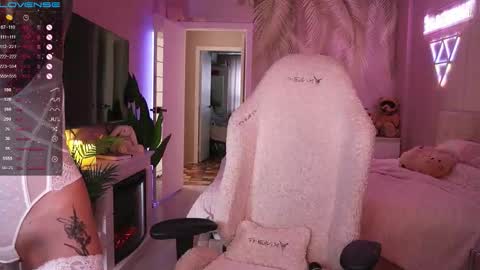 Kris online show from February 6, 2:37 am