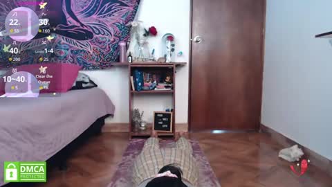 Cutie pie online show from June 19, 3:40 pm