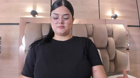 im mou  online show from January 8, 1:06 pm