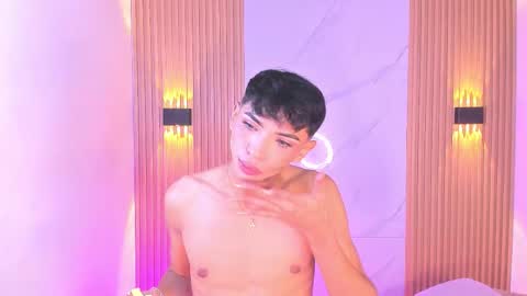 im_sebaslopez online show from November 11, 8:22 pm