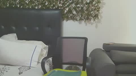 Sharon online show from December 5, 5:00 pm