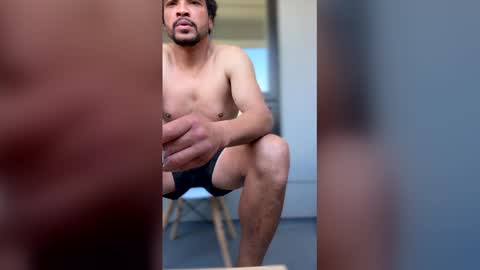 imlightskn online show from April 2, 9:55 pm