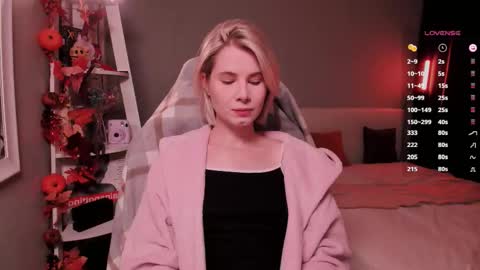 Mia online show from November 29, 11:07 am