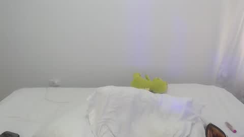 Snapshot of imsweetlips chatting on September 30, 2:49 pm imsweetlips online show from September 30, 2:49 pm
