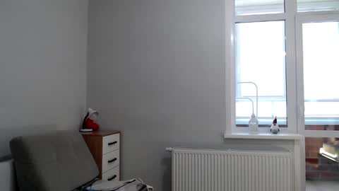 Della online show from February 9, 10:09 am