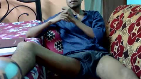 Snapshot of indian_bengali_boy chatting on October 25, 7:25 pm Suman Leo online show from October 25, 7:25 pm