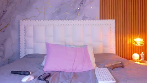 LITTLE AINHOA  online show from April 9, 8:36 pm