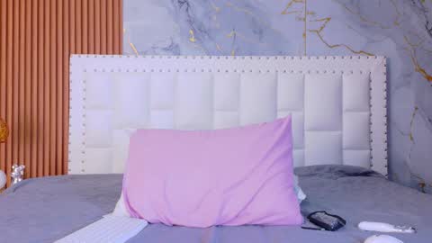 LITTLE AINHOA  online show from February 13, 8:23 pm