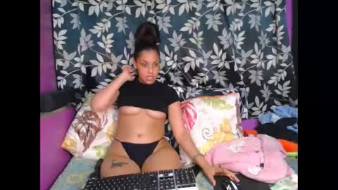 indianmaxine07 online show from September 17, 6:22 pm