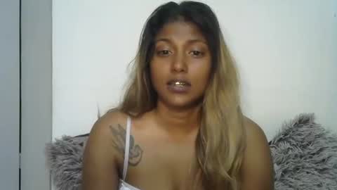 indianqtpie6 online show from November 27, 6:21 am